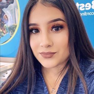 Meet your Posher, Monica